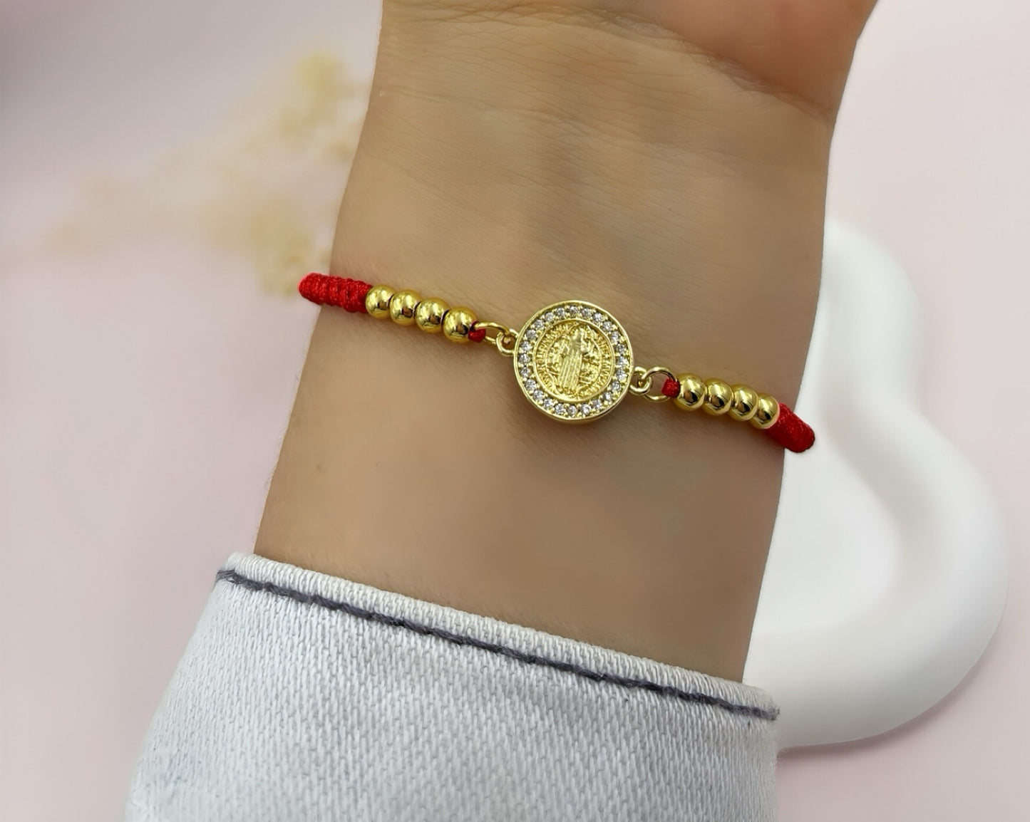 PULSERA ROJA SAN BENITO EN RODIO