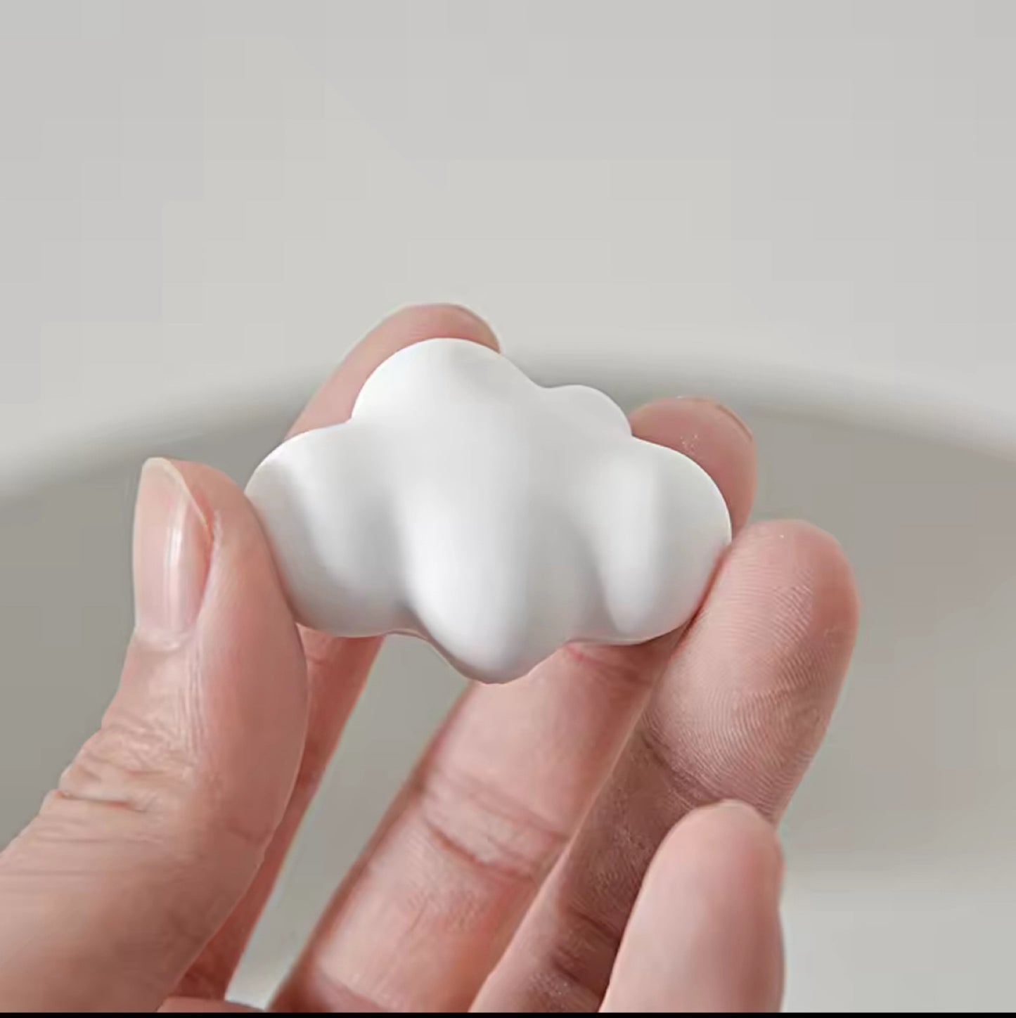 EX117 - EXHIBIDOR ACCESORIO DE FOTOGRAFÍA NUBE 4.5CM DE ANCHO POR 3.5 CM DE LARGO