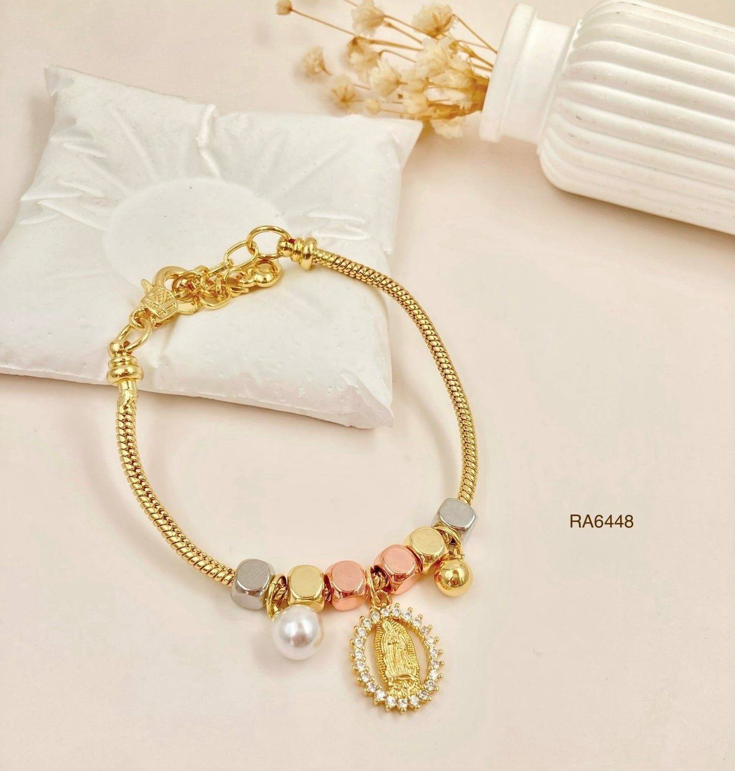 RA6448 - PULSERA TIPO PANDORA DIJE VIRGEN COLGANTE RODIO
