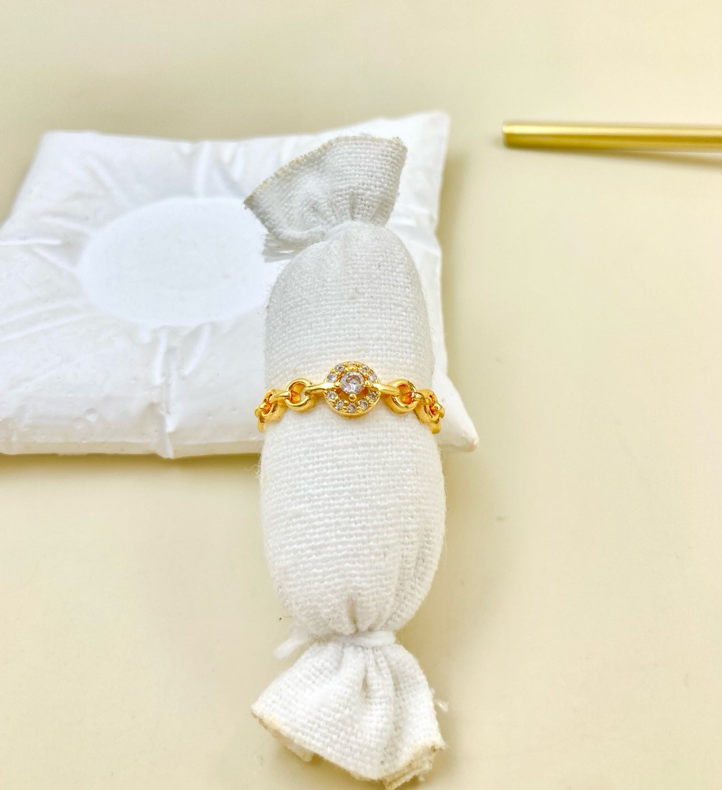 RA4453 - ANILLO EN RODIO