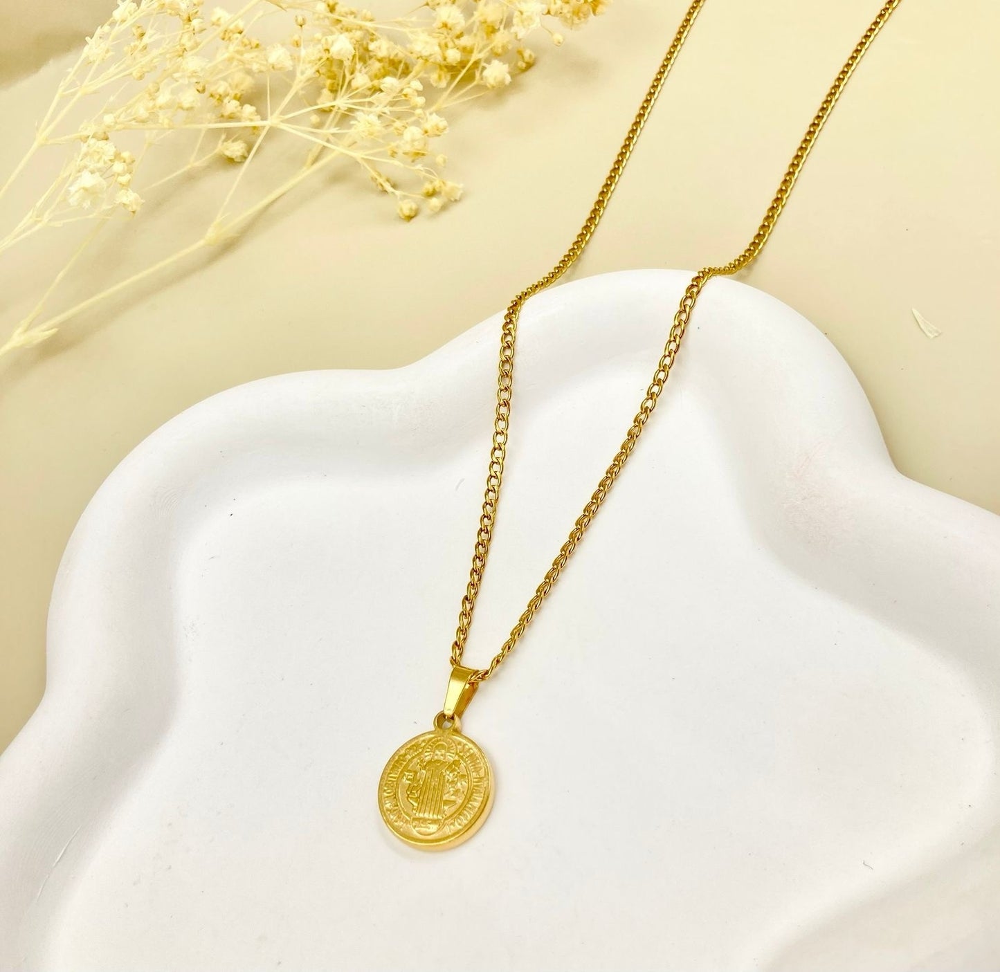 AC1304 - DIJE EN ACERO SAN BENITO CON CADENA