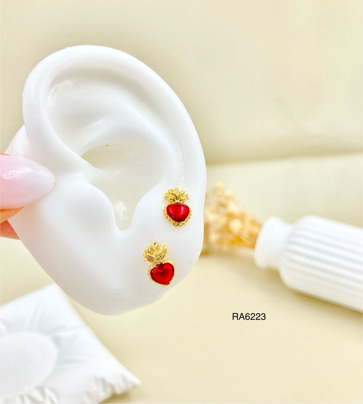 RA6223 - TOPO CORAZON ROJO RODIO