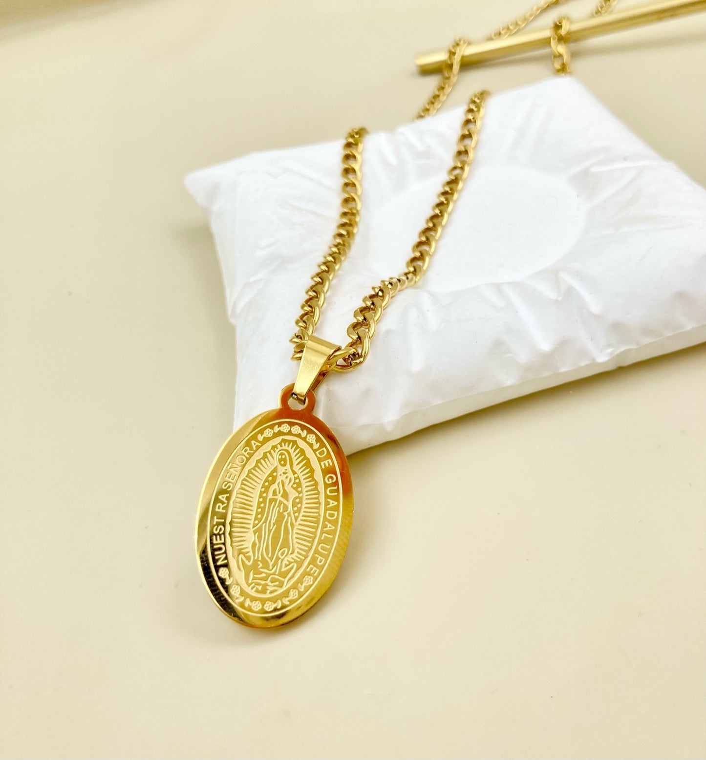 AC1062 - DIJE EN ACERO CON CADENA REF AC1053