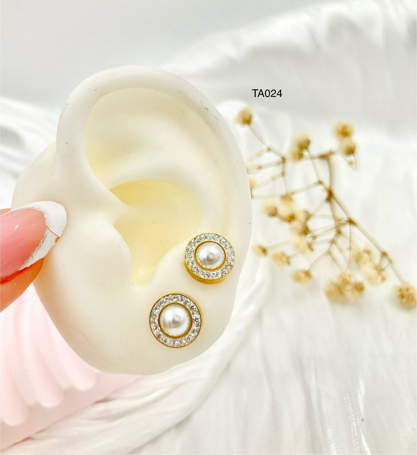 TA024 - TOPO EN ACERO MEDIA PERLA CON CIRCONES A SU ALREDEDOR