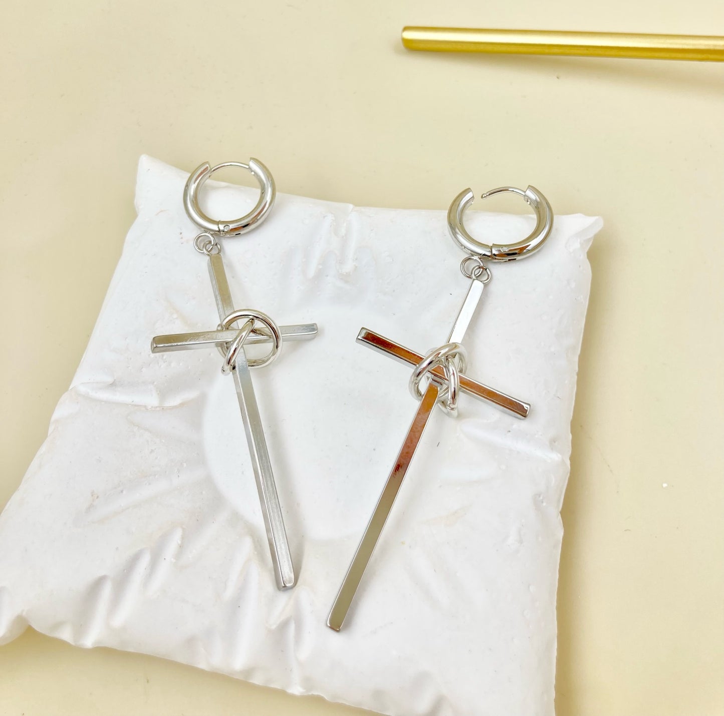 AC1097 - ARETE EN ACERO