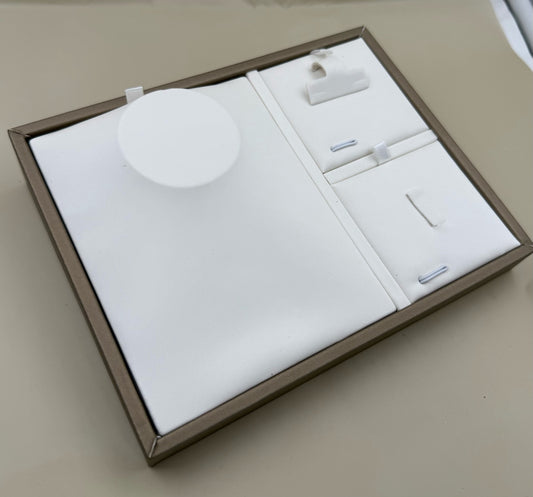 EX111 - EXHIBIDOR JUEGOS Y COLLARES 18CM POR 14